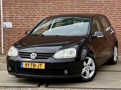 Volkswagen Golf - 2.0 FSI Sportline