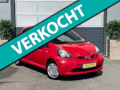 Toyota Aygo - 1.0-12V | AUX | 1 JAAR APK | RADIO | 5 DEURS | NAP | INRUIL MOGELIJK