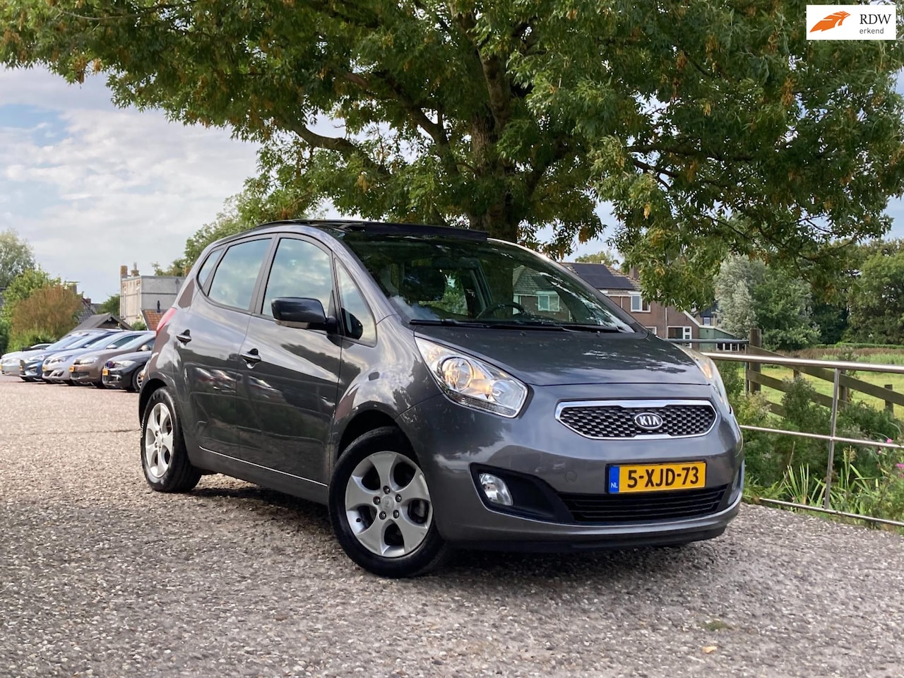 Kia Venga - 1.4 CVVT Seven | 45.000 km | Pano/schuif dak + Clima + Stoelverw. nu €7.975,-!! - AutoWereld.nl