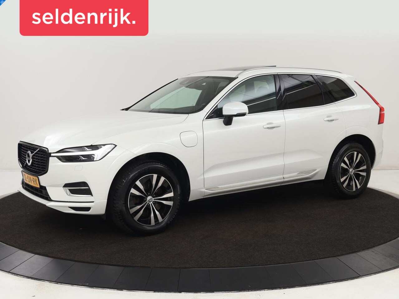 Volvo XC60 - 2.0 Recharge T6 AWD Inscription | Panoramadak | Leder | Trekhaak | Stoelverwarming | Adapt - AutoWereld.nl