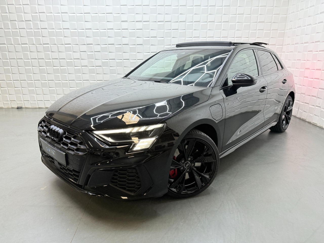 Audi A3 Sportback - 45 TFSI e S LINE edition Competition 245PK - AutoWereld.nl