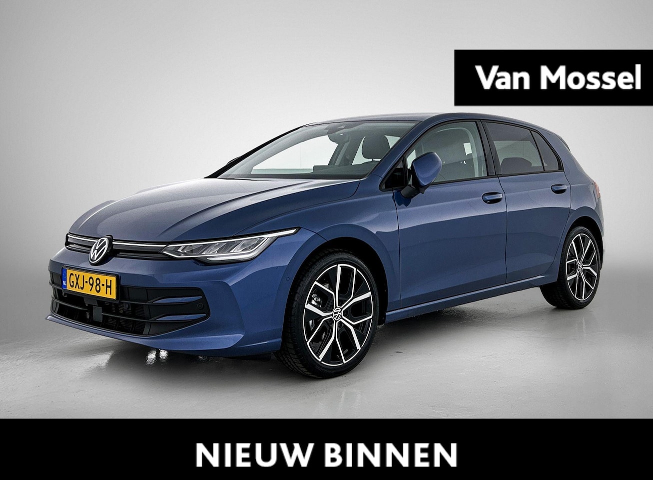 Volkswagen Golf - 1.5 eTSI Oranje Edition | 150 PK | Automaat | Navigatie | Digital Cockpit | Parkeersensore - AutoWereld.nl