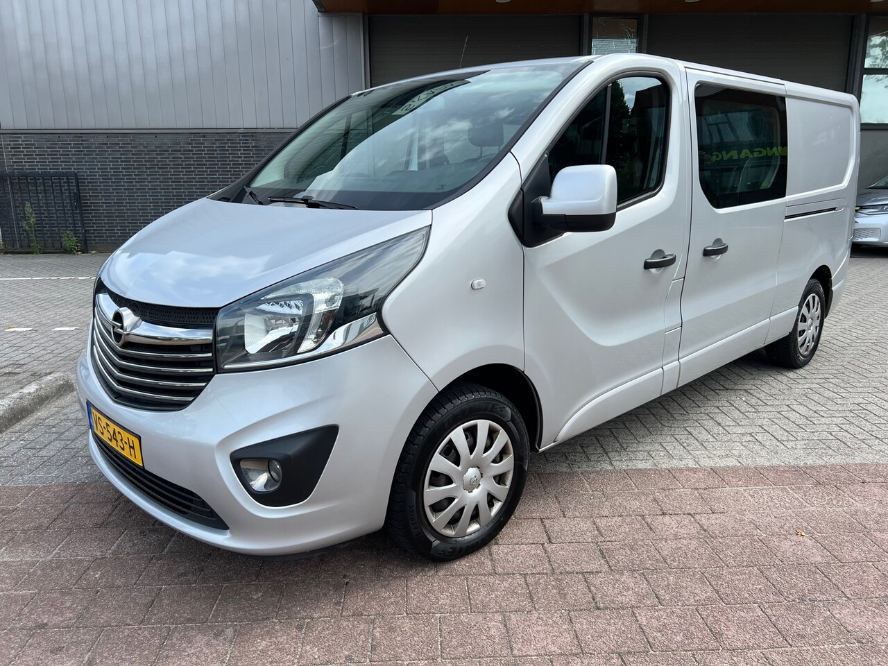 Opel Vivaro - 1.6 CDTI L2H1 DC Sport! '15 Navi/Airco/OrgNl2schuifdeuren!! - AutoWereld.nl