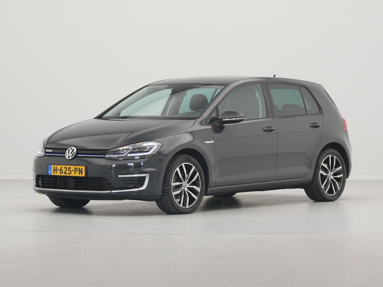 Volkswagen e-Golf - E-DITION Navigatie Pdc Acc 17'' Lm Velgen 218 - AutoWereld.nl