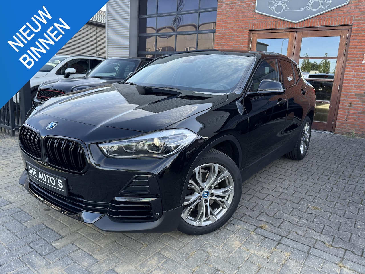 BMW X2 - sDrive18i Executive | Stoelverwarming | Sportstoel | Elektrische Achterklep en meer! - AutoWereld.nl