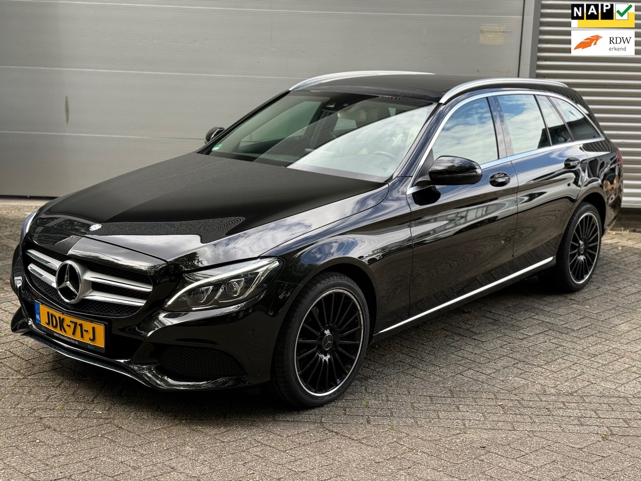 Mercedes-Benz C-klasse - 200 4MATIC Pano l Burmester l Volleder l Navi l Winterset l Trekhaak l ILS l VDOH l - AutoWereld.nl