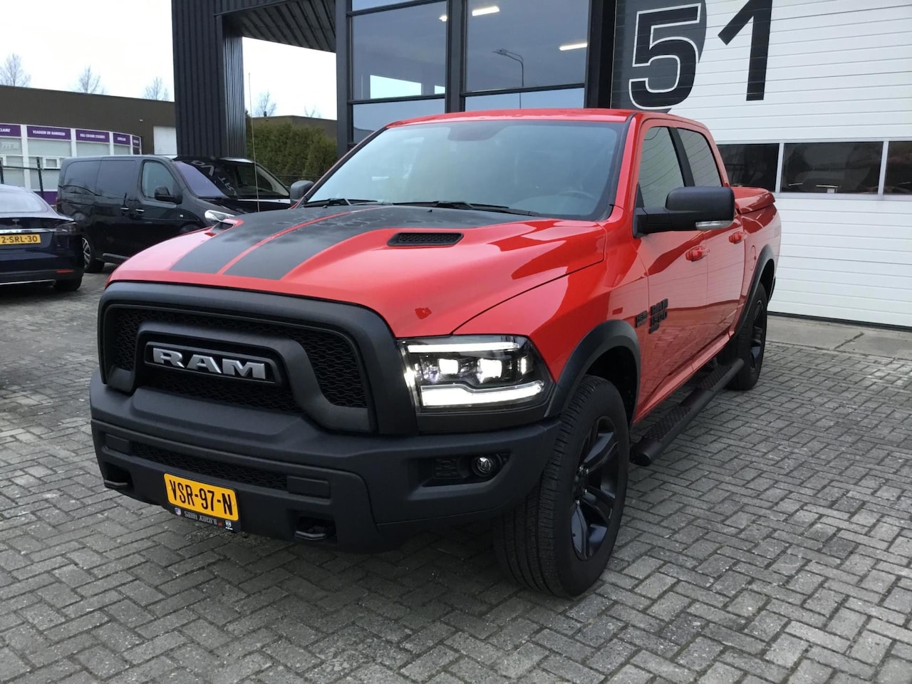 Dodge Ram 1500 - 5.7 V8 4x4 Crew Cab Rebel 5.7 V8 4x4 Crew Cab Rebel - AutoWereld.nl