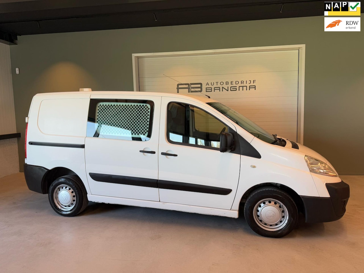 Peugeot Expert - 227 1.6 HDI L1H1 Profit+/AIRCONDITIONING/TREKHAAK/SCHUIFDEUR RECHTS/nieuwe APK + O.H.BEURT - AutoWereld.nl