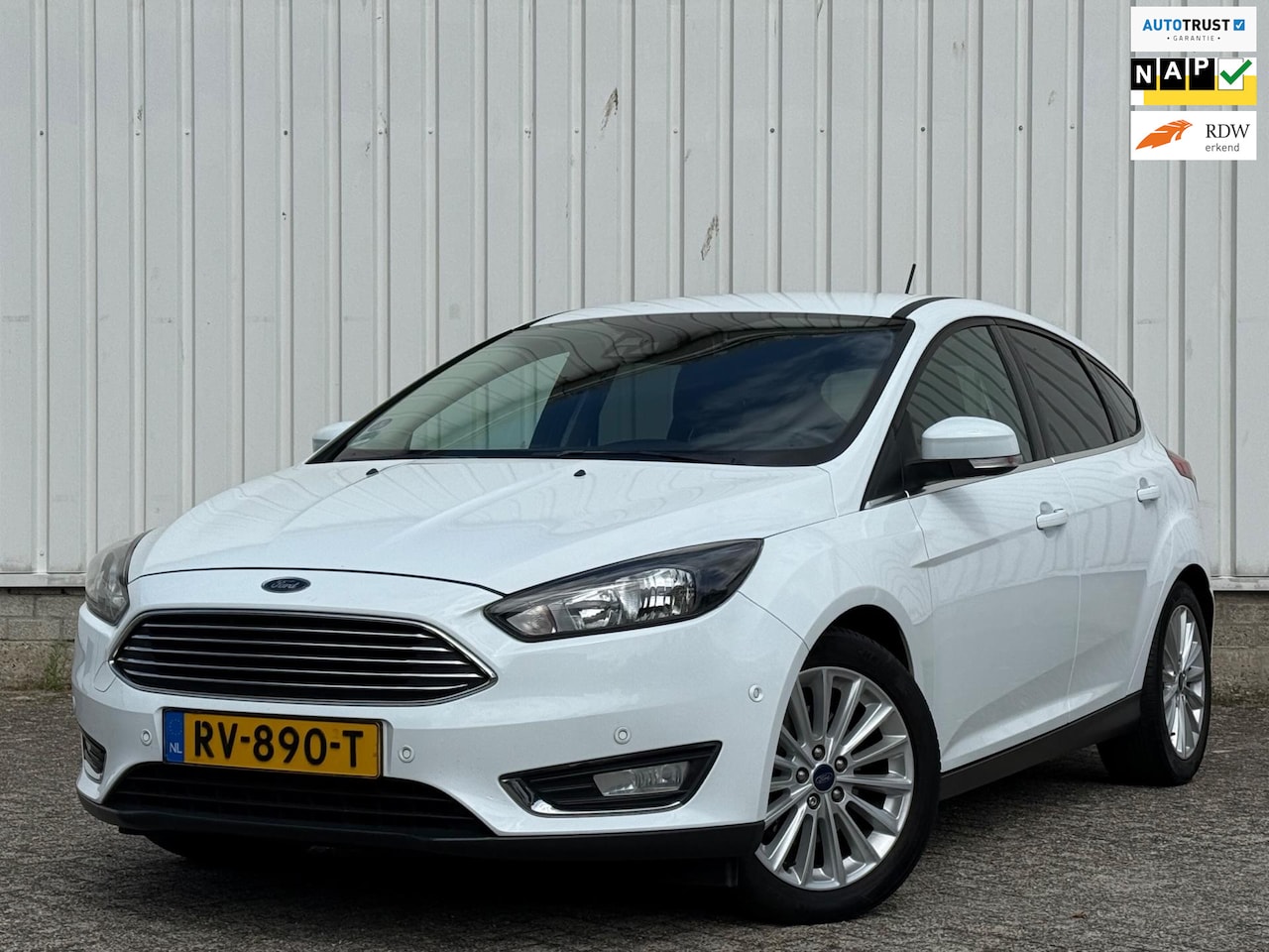 Ford Focus - 1.5 Titanium (150PK) 1e Eigenaar,Trekhaak,Climate,Navi,Camera,Cruise,PDC,DealerOnderhouden - AutoWereld.nl