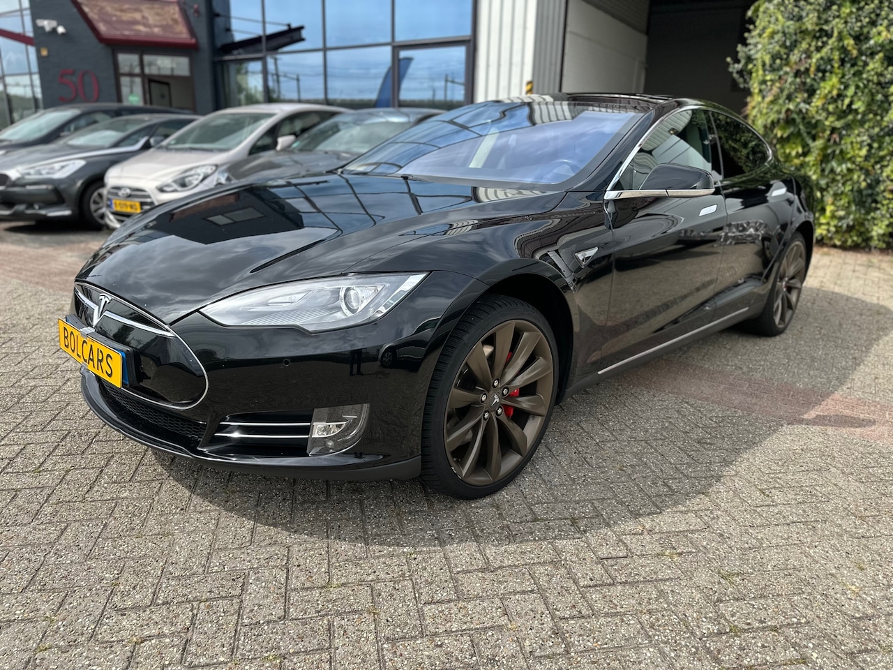 TESLA MOTORS MODEL S