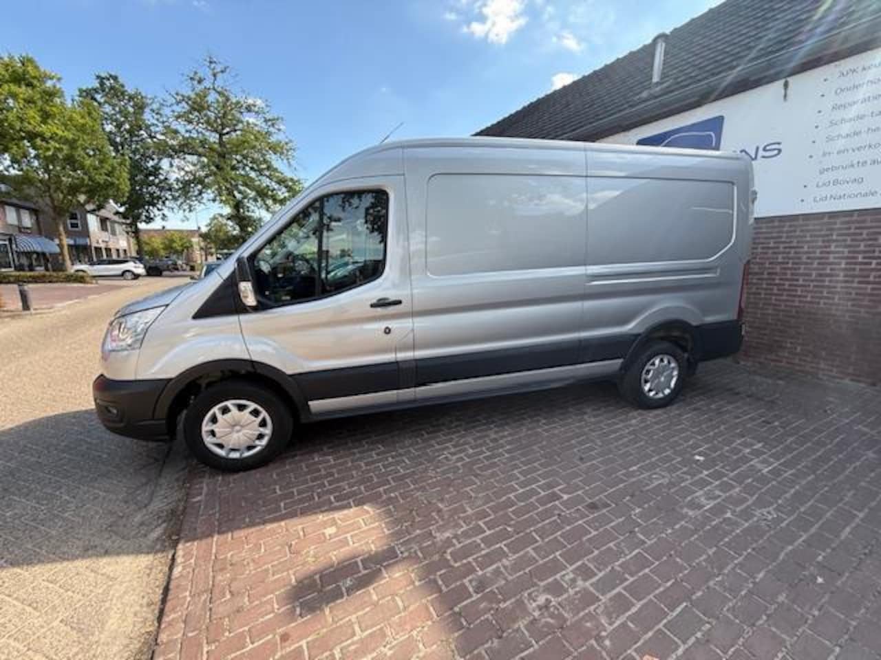 Ford Transit - 350 2.0 TDCI 170 PK L3H3 RWD Camera V+A, PDC V+A, Trekhaak - AutoWereld.nl