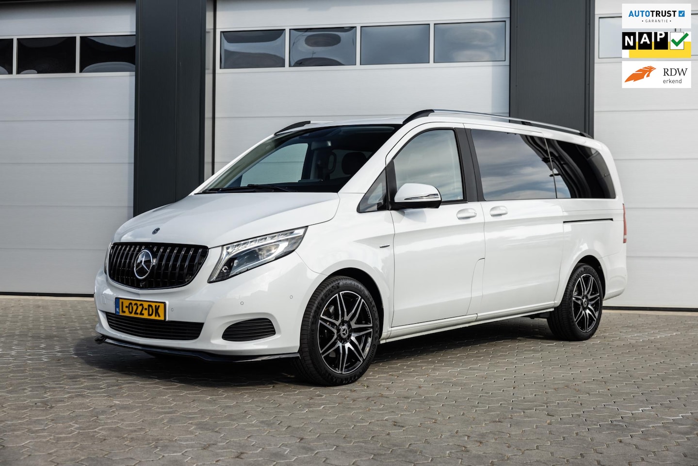 Mercedes-Benz V-klasse - 250d Lang Avantgarde Edition 8P Burmester Stoelkoeling 360 - AutoWereld.nl