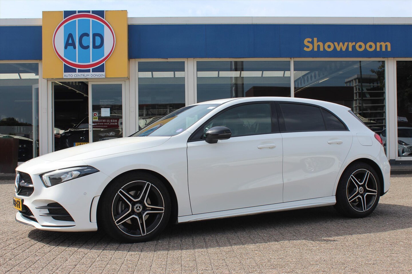 Mercedes-Benz A-klasse - A 180 136pk 7G-DCT Business Solution AMG | Orig. NL | Sfeerverlichting | Camera | - AutoWereld.nl