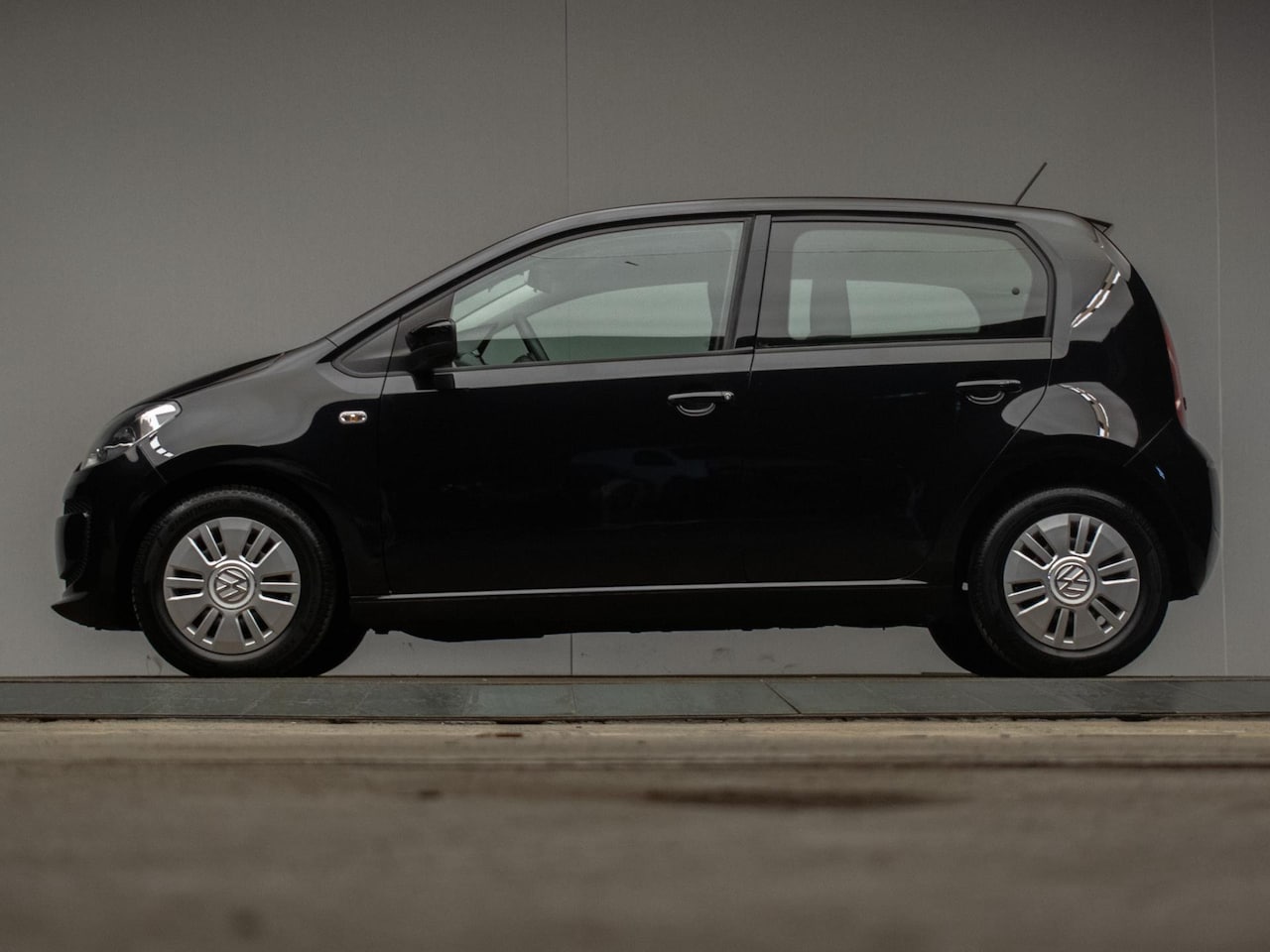 Volkswagen Up! - 1.0 move up! BlueMotion Sport (AIRCO,ELEKTRISCH PAKKET,START/STOP,SPORTSTOELEN,NIEUWE APK, - AutoWereld.nl