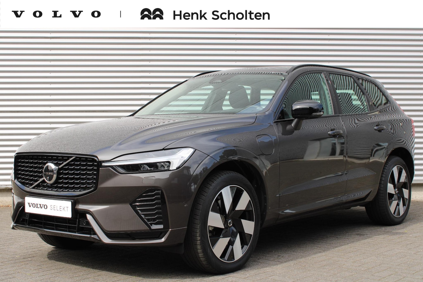 Volvo XC60 - 2.0 T6 Plug-in hybrid AWD Ultra Dark | Head-up Display | Panoramisch Schuif-/Kanteldak | H - AutoWereld.nl