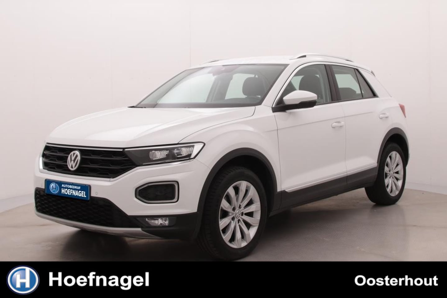 Volkswagen T-Roc - 1.5 TSI Sport Automaat | Trekhaak | Adaptive Cruise Control | Camera | Parkeersensoren | A - AutoWereld.nl