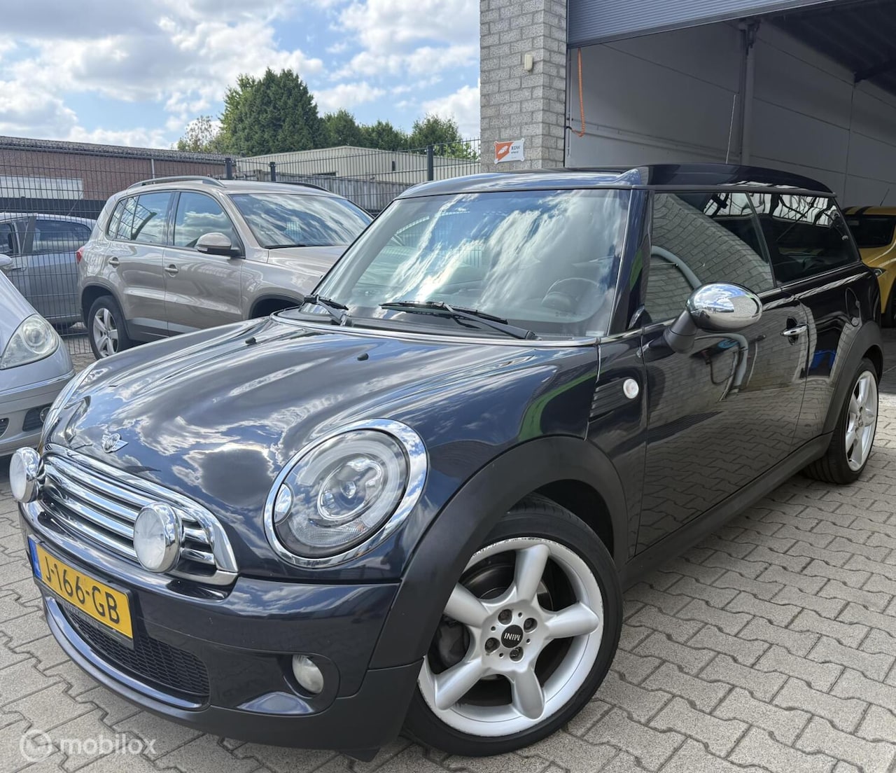 MINI Clubman - 1.6 Cooper / 5DRS / Clima / Cruise / N.A.P - AutoWereld.nl