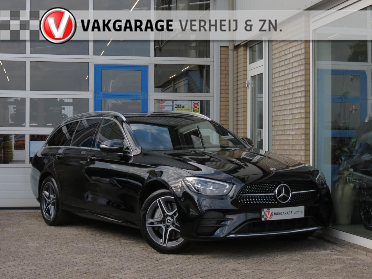 Mercedes-Benz E-klasse Estate - 300 e AMG Business Solution 360 Camera|Car-Play|Trekhaak|LED|Digi-Dash|Night Pakket|Stoel - AutoWereld.nl