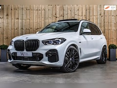 BMW X5 - XDrive45e M-Sport *Skylounge*B&W*M-Stoelen*360 Camera*Laser Led