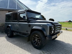 Land Rover Defender - 2.4 TD 110 SW SVX 60th Anniversary Tweede eigenaar NL auto