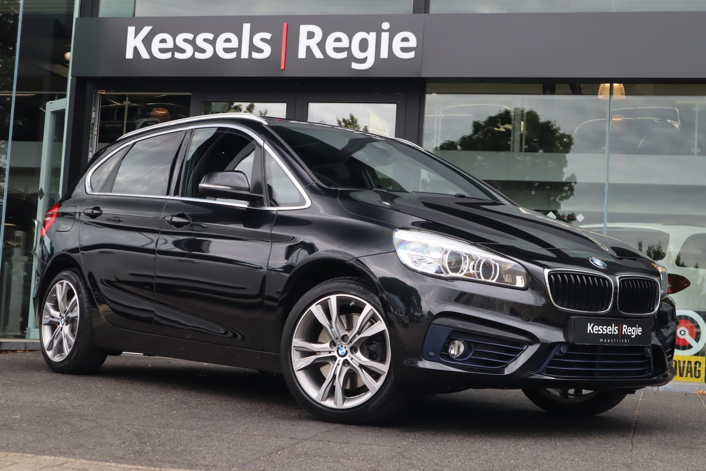 BMW 2-serie Active Tourer - 225xe iPerformance High Exe. Pano Led Leer Camera HuD - AutoWereld.nl