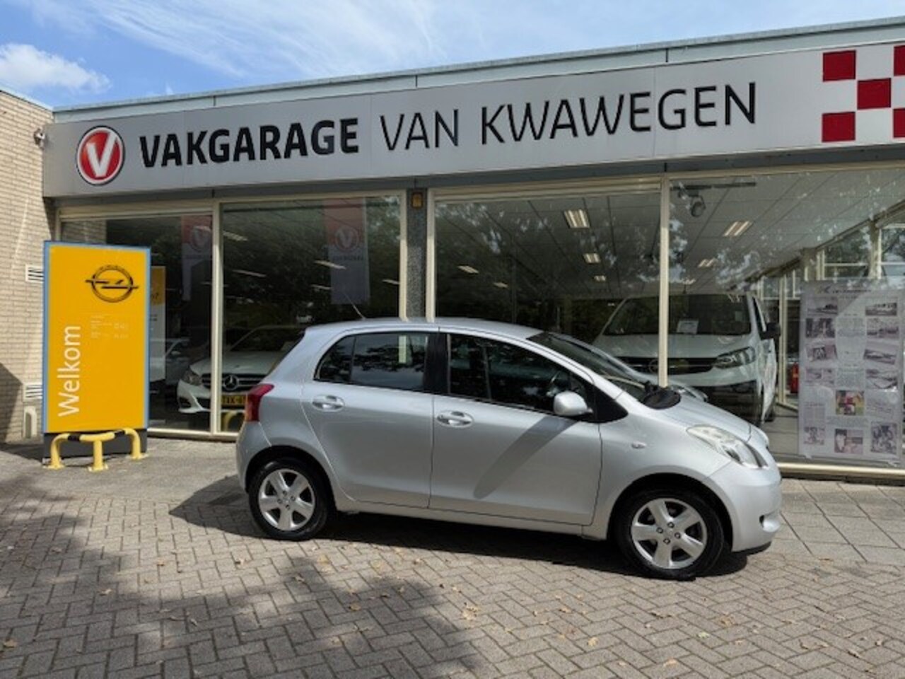 Toyota Yaris - 1.3 16V VVT-I 5 drs AUTOMAAT L.M. AIRCO/ECC - AutoWereld.nl