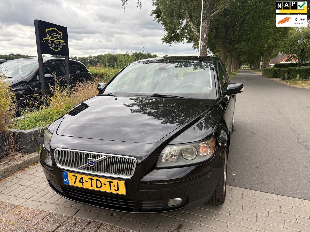 Volvo V50 - 2.4 Edition II AIRCO,LEER,ELEKT PAKKET,PDC ACHTER ,TREKHAAK,SPORTVELGEN,ENZO,MET APK - AutoWereld.nl