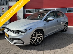 Volkswagen Golf - 1.5 eTSI 150PK 1st Edition Style AUTOMAAT / PANORAMADAK / FULL LED / SFEER / STOELVERW / N
