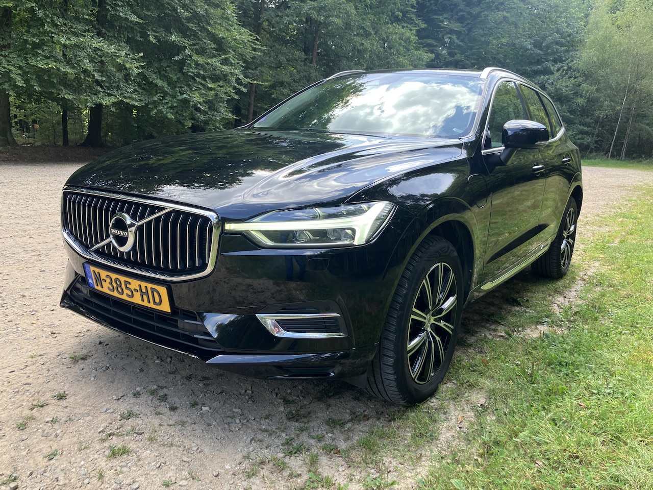 Volvo XC60 - 2.0 T8 Twin Engine AWD Inscription Panoramadak, Carplay, Trekhaak, Standkachel, Leder, Led, Topstaat! - AutoWereld.nl