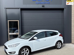 Ford Focus - 1.0 Titanium Edition CLIMA | LAGE KM-STAND | STOELVERWARMING | START-STOP | PDC