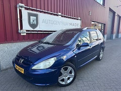 Peugeot 307 SW - 2.0 16V // Clima // Pano.dak // 6.Pers // PDC // Trekhaak
