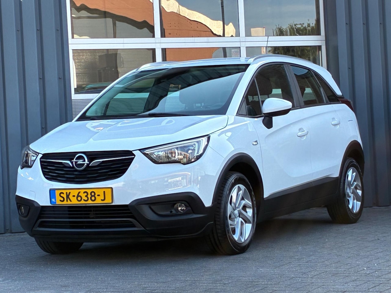 Opel Crossland X - 1.2 Innovation Navigatie, Airconditioning, PDC, LM Velgen, APK 08-2026! - AutoWereld.nl
