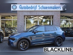 Lynk & Co 01 - 1.5 261PK MY23+BLACKLINE 6.6Kwh ZWARTE-HEMEL 360-CAMERA PANO/SCHUIF INFINITY ZWARTE-HEMEL