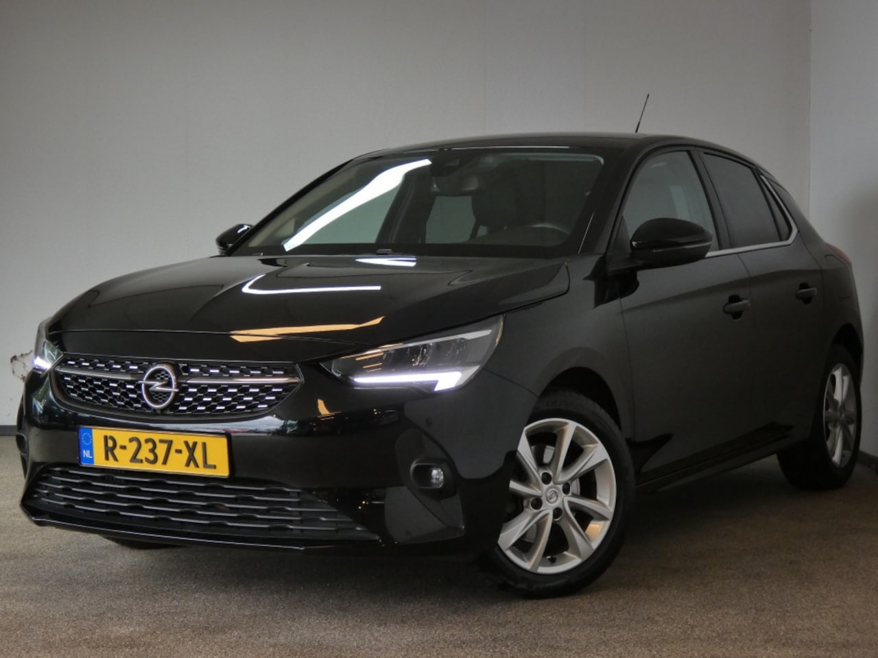 Opel Corsa - 1.2 Elegance Nwe APK airco - AutoWereld.nl