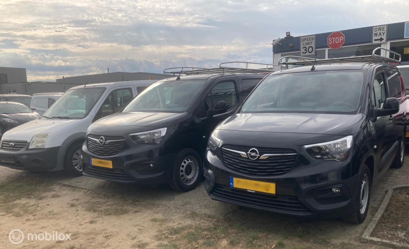 Opel Combo - 1.5HDI L2H1 AIRCO EURO 6 € 9999,- + 21% BTW /TAX - AutoWereld.nl