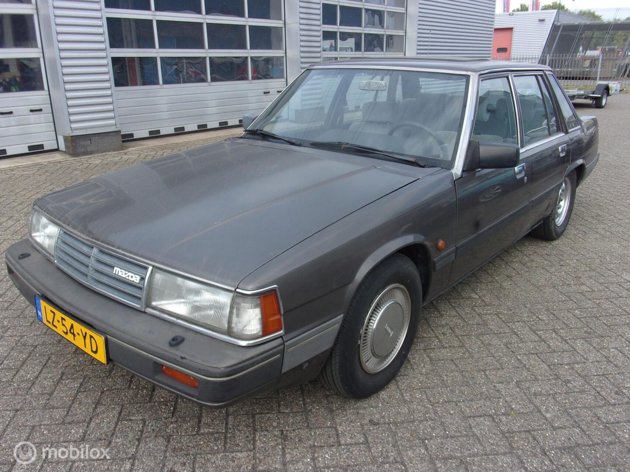 MAZDA 929