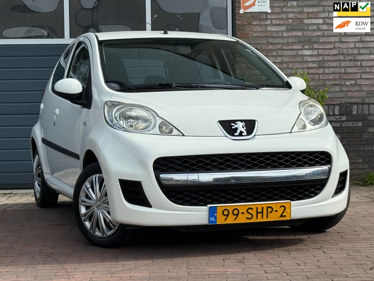 Peugeot 107 - 1.0-12V XS 5Drs|Airco - AutoWereld.nl