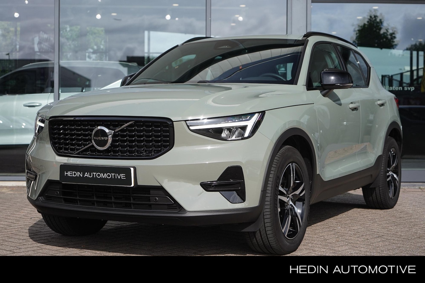 Volvo XC40 - 2.0 B4 Plus Dark | Google | Adaptieve Cruise + Pilot Assist | Stoel & Stuurverwarming | El - AutoWereld.nl