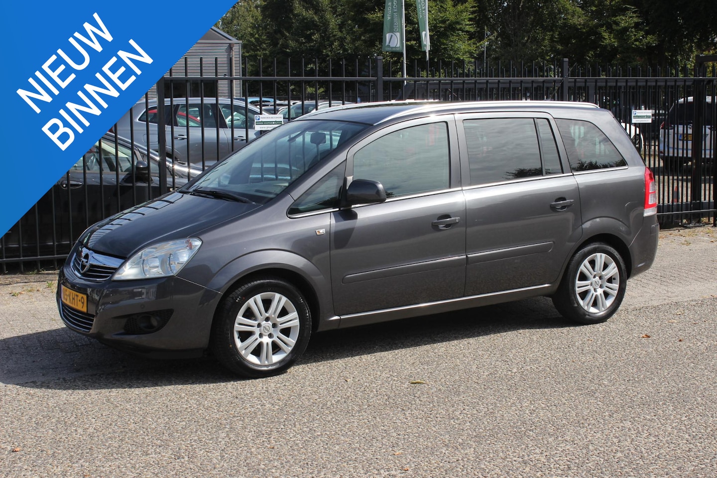 Opel Zafira - 1.8 Cosmo 1.8 Cosmo, Airco/ECC! Opel Zafira 1.8 Cosmo - AutoWereld.nl