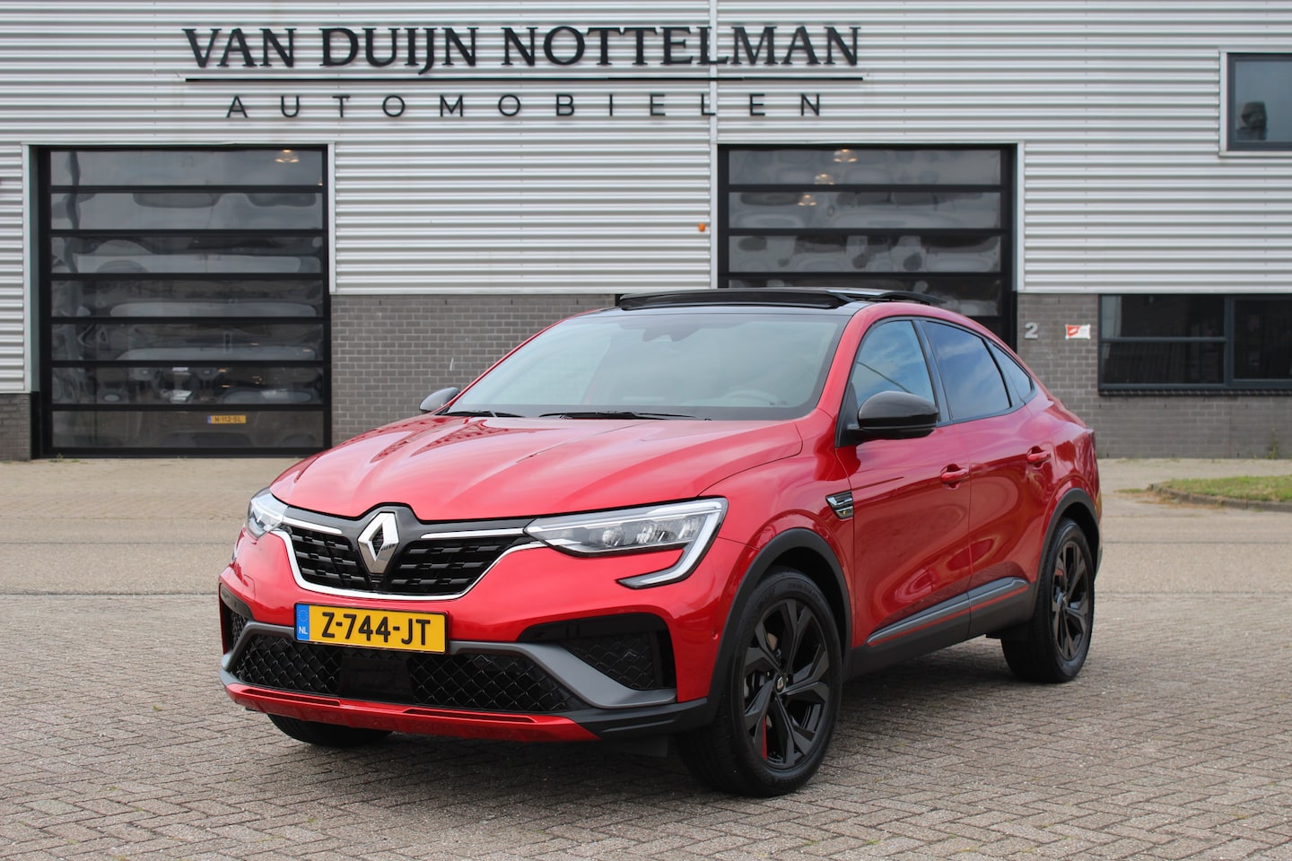 Renault Arkana - 1.6 E-Tech Hybrid 145 R.S. Line / Panoramadak / Carplay - AutoWereld.nl
