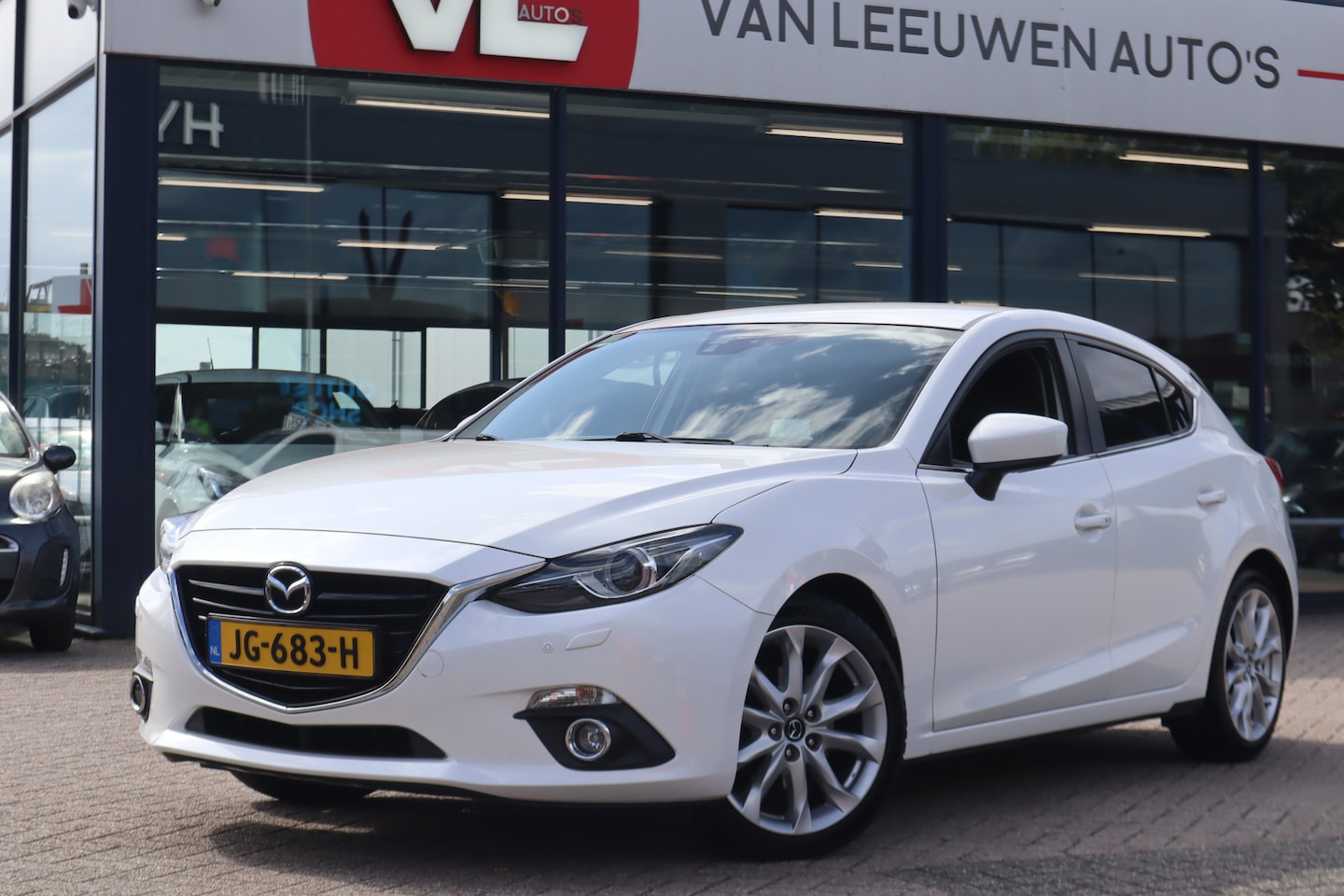 Mazda 3 - 2.0 GT-M | Nieuw Binnen! | Stoelverwarming | Cruise | Bose - AutoWereld.nl