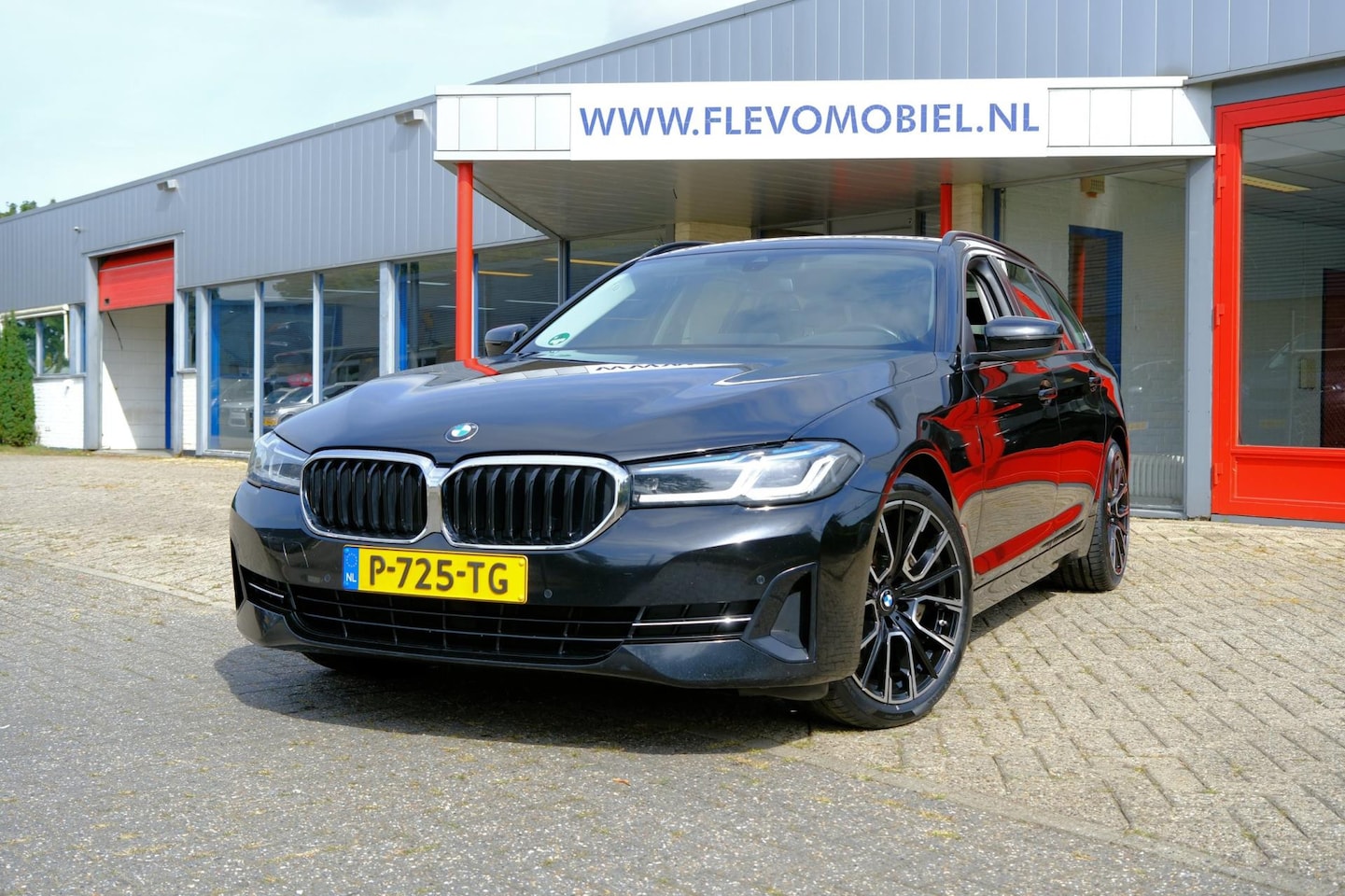 BMW 5-serie Touring - 530d 286pk xDrive Edition Plus Aut. Navi|LaserLight|Clima|Sportstoelen - AutoWereld.nl