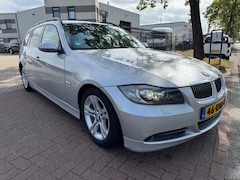 BMW 3-serie Touring - 325i Executive Airco/ECC, Navigatie, Leder