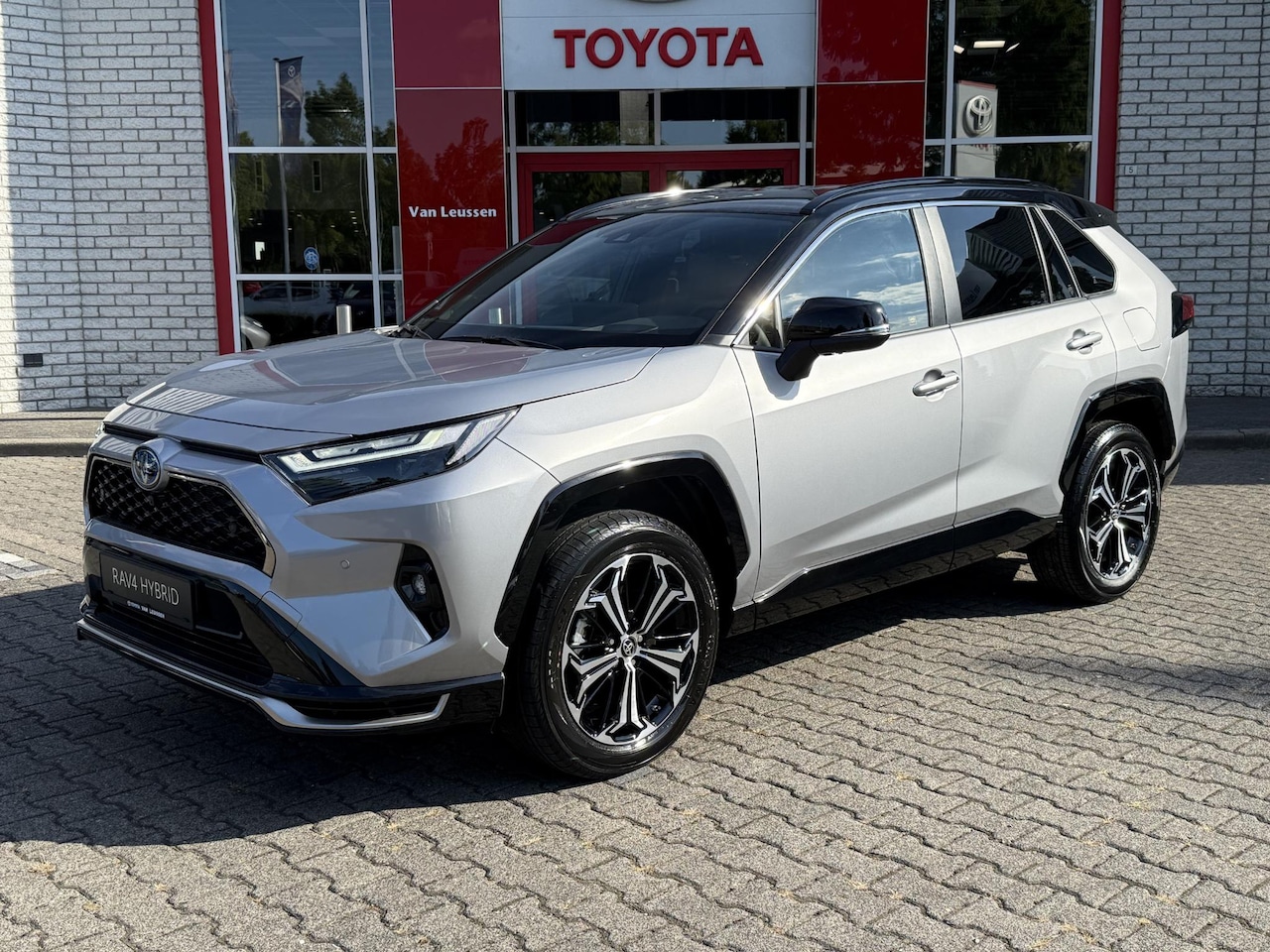 Toyota RAV4 - 2.5 PLUG-IN HYBRID 300 AWD LIMITED EDITION NIEUW & DIRECT LEVERBAAR!!! INNOVATION-PACK BLI - AutoWereld.nl