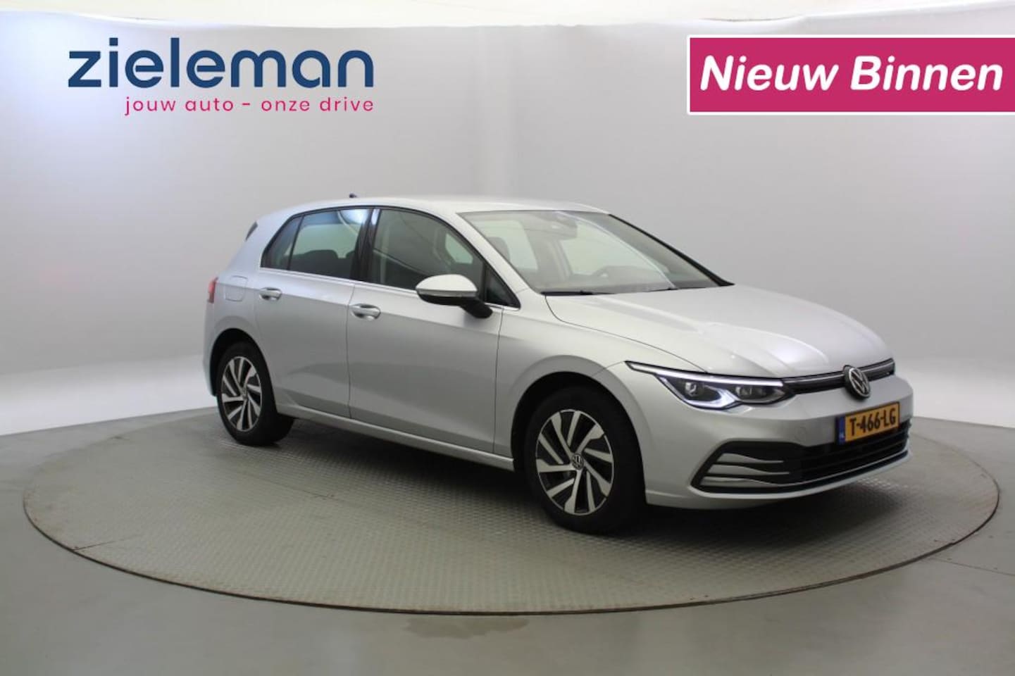 Volkswagen Golf - 1.4 eHybrid PHEV Style - Carplay, Massage, Digitaal Cockpit, Stoelverw. - AutoWereld.nl