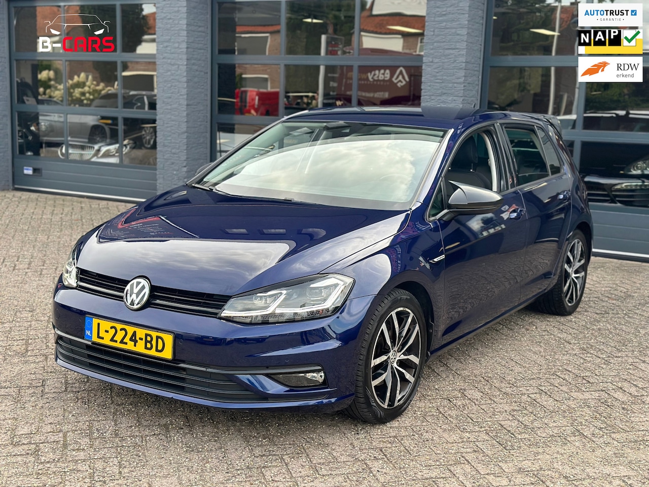 Volkswagen Golf - 1.5 TSI Highline Virtualdash|Massage|Stoel+Stuurvw|Camera|Dsg - AutoWereld.nl