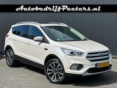 Ford Kuga - 1.5 Titanium 1e eigenaar P-dak Navi Camera Cruise Trekhaak NL-auto