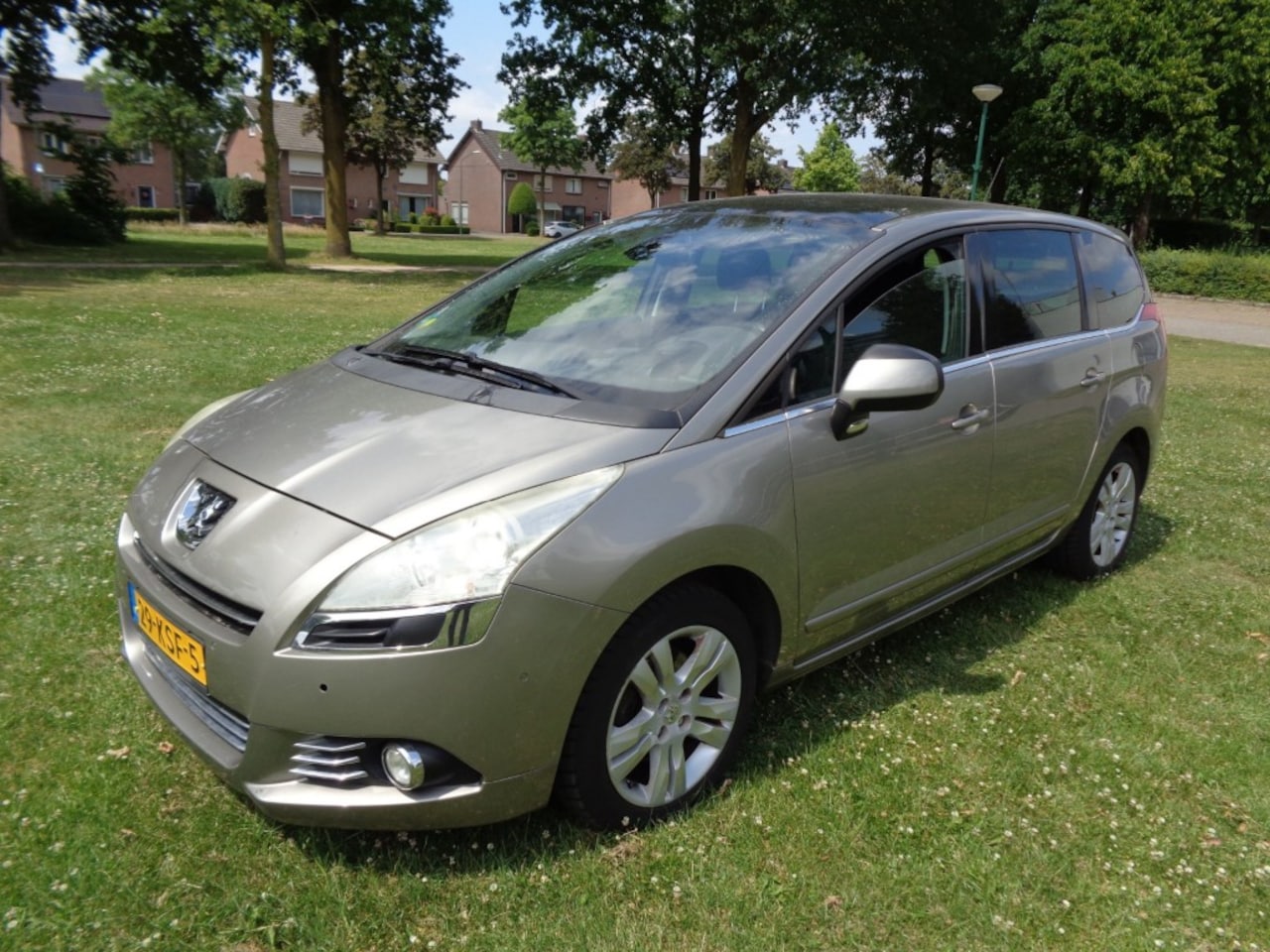 Peugeot 5008 - gereserveerd - AutoWereld.nl