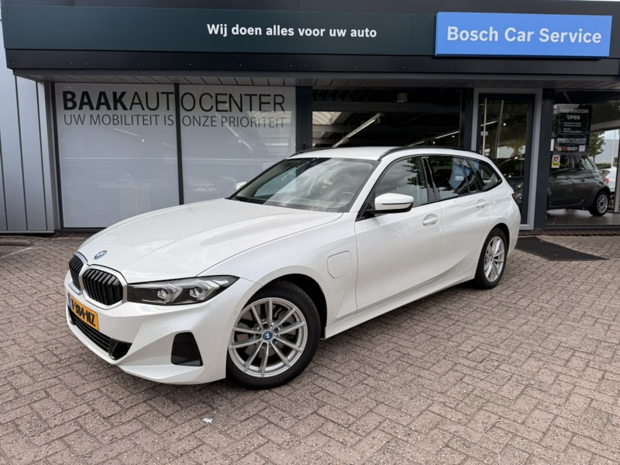 BMW 3-serie Touring - 320e 320e - AutoWereld.nl