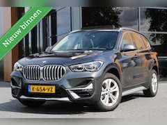 BMW X1 - sDrive20i Executive Automaat | Pano | Trekhaak | Sportstoelen